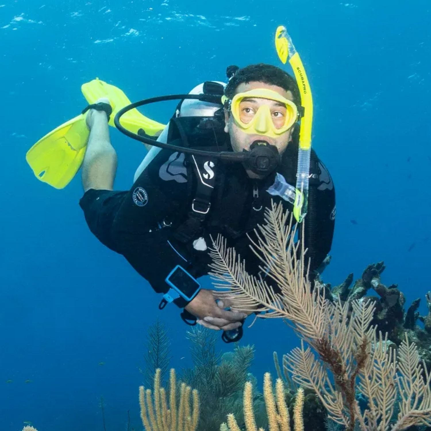 SNORKELSCUBAPROFUSIONDRY_2.jpg